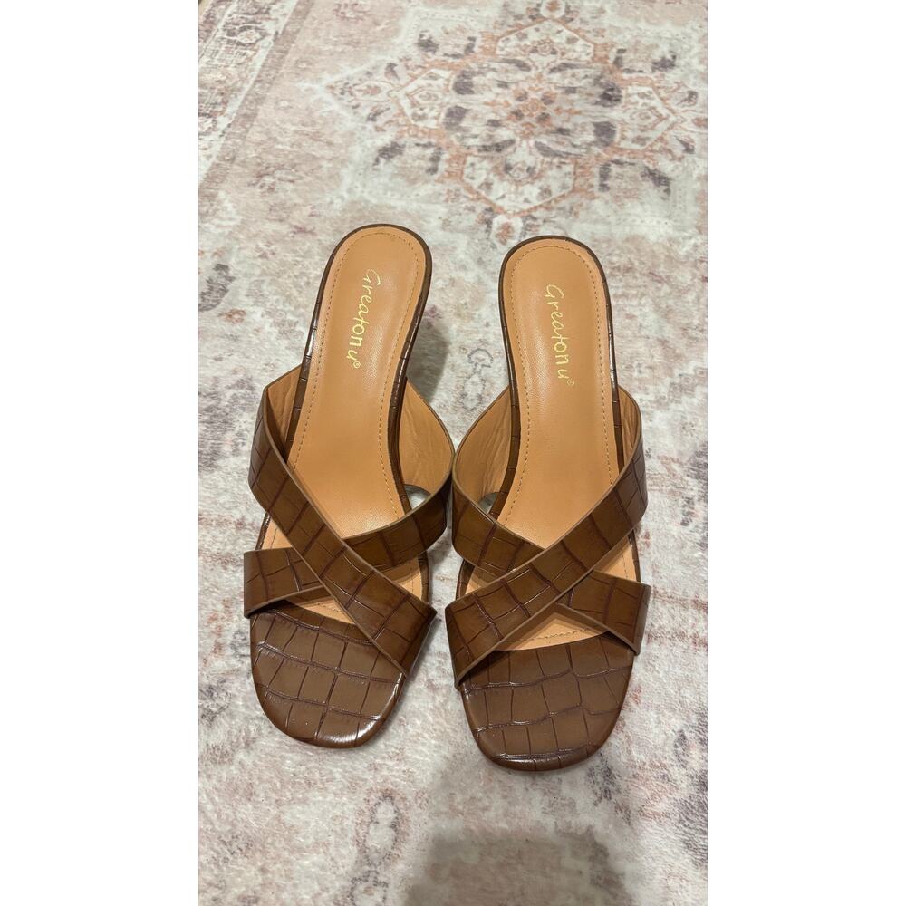 Greatonu Brown Slip On Sandals Cross Strap Square Toe Kitten Heel Mules Size 7.5 - Picture 3 of 5